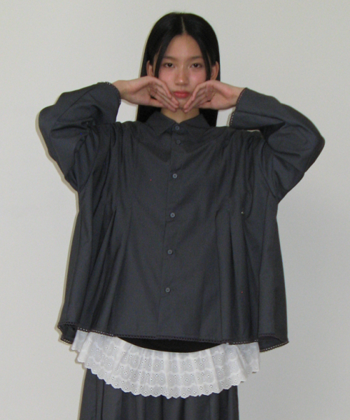 RONRON(ロンロン)の「PANDENT TORCHON LACE PLEATS SHIRT GREY(シャツ/ブラウス・レディース・その他・FREE)」の2枚目の写真