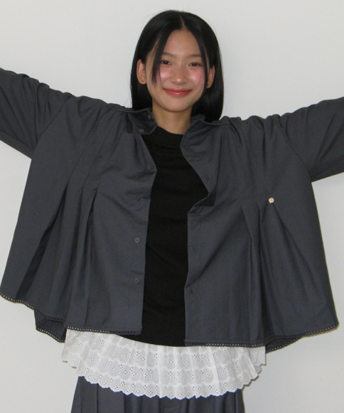 RONRON(ロンロン)の「PANDENT TORCHON LACE PLEATS SHIRT GREY(シャツ/ブラウス・レディース・その他・FREE)」の3枚目の写真