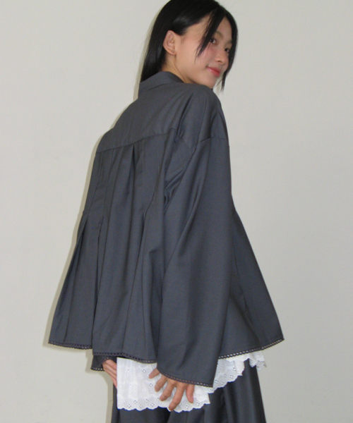RONRON(ロンロン)の「PANDENT TORCHON LACE PLEATS SHIRT GREY(シャツ/ブラウス・レディース・その他・FREE)」の5枚目の写真