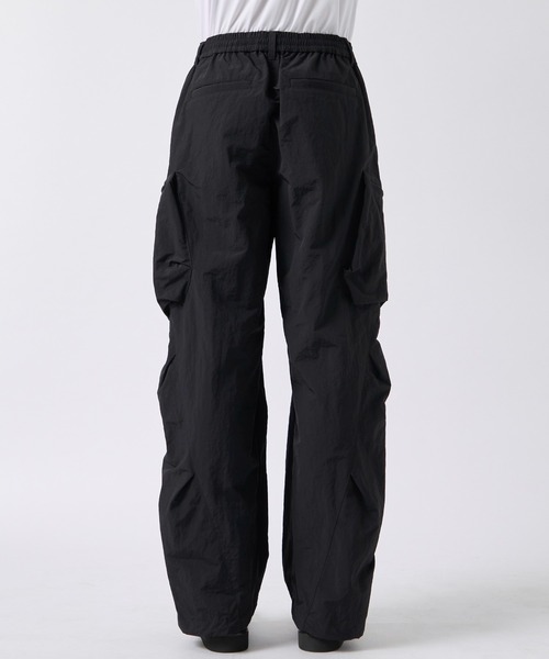 CITY TOKYO（シティトウキョウ）の「【CITY TOKYO/シティートーキョー】クランプルナイロンカーゴパンツ（カーゴパンツ・メンズ・ダークグレー/ブラック・2/1）」の6枚目の写真
