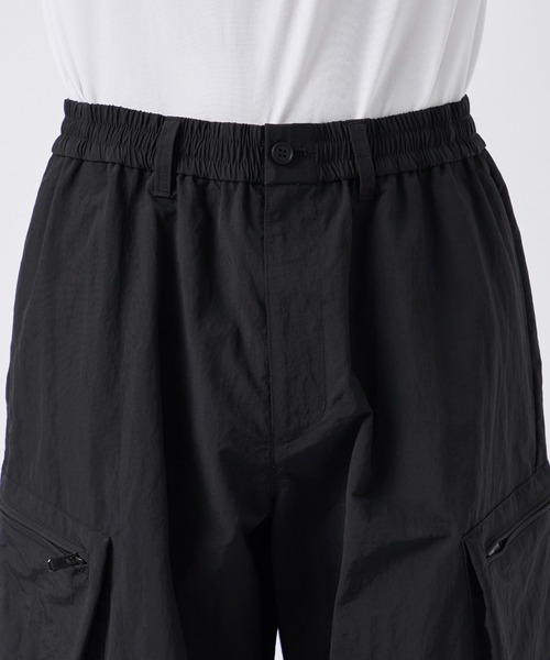 CITY TOKYO（シティトウキョウ）の「【CITY TOKYO/シティートーキョー】クランプルナイロンカーゴパンツ（カーゴパンツ・メンズ・ダークグレー/ブラック・2/1）」の7枚目の写真