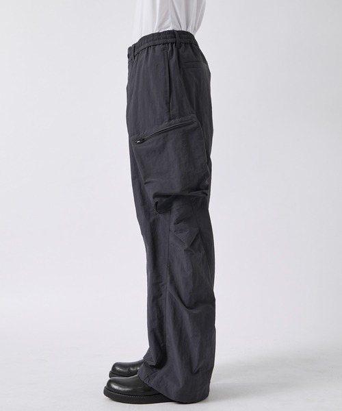 CITY TOKYO（シティトウキョウ）の「【CITY TOKYO/シティートーキョー】クランプルナイロンカーゴパンツ（カーゴパンツ・メンズ・ダークグレー/ブラック・2/1）」の16枚目の写真