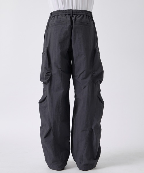 CITY TOKYO（シティトウキョウ）の「【CITY TOKYO/シティートーキョー】クランプルナイロンカーゴパンツ（カーゴパンツ・メンズ・ダークグレー/ブラック・2/1）」の17枚目の写真