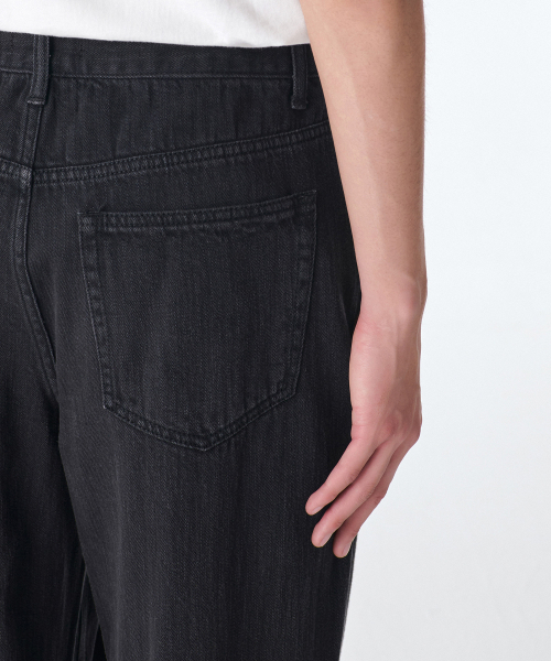 MUSINSA STANDARD（ムシンサスタンダード）の「リネンライクワイドデニムパンツ[ウォッシュドブラック]（デニムパンツ・メンズ・その他・40/38/42/36/34/32/29/30/31/33/26/27/28）」の7枚目の写真