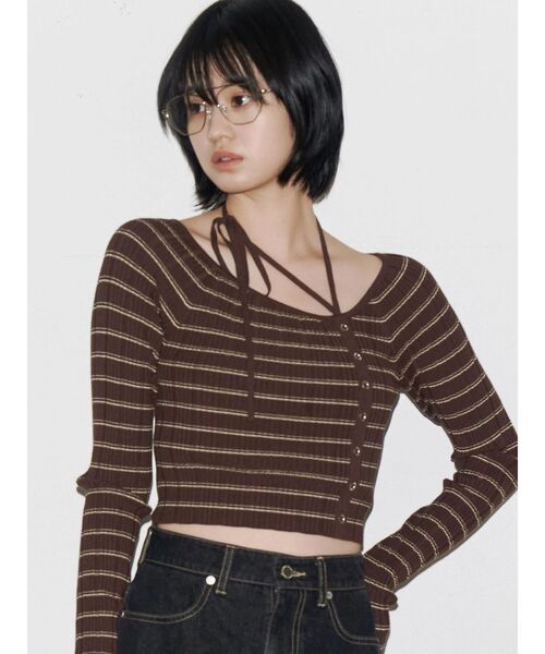 EMODA（エモダ）の「アシンメトリーチョーカーニット（ニット/セーター・レディース・ブラック/ブラウン/グレー/ブルー/ピンク・FREE）」の3枚目の写真