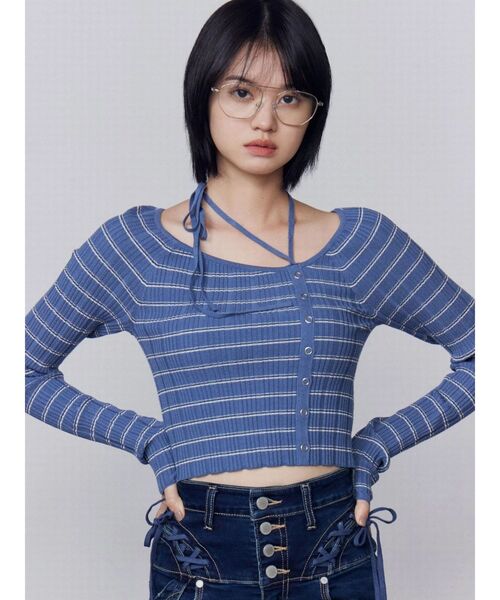 EMODA（エモダ）の「アシンメトリーチョーカーニット（ニット/セーター・レディース・ブラック/ブラウン/グレー/ブルー/ピンク・FREE）」の4枚目の写真