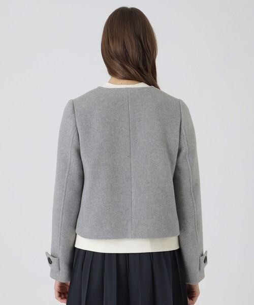 BLUE LABEL CRESTBRIDGE(ブルーレーベルクレストブリッジ)の「ファインダブルビーバーノーカラージャケット(ノーカラージャケット・レディース・グレー系その他/ブラック/ホワイト・36/38)」の4枚目の写真