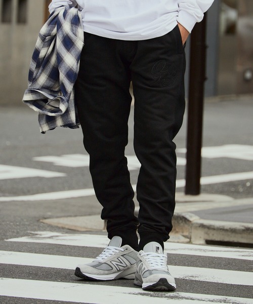 セール】ONEXONE/ワンフォーワン LOGO FREESTYLE SLIM SWEAT PANTS