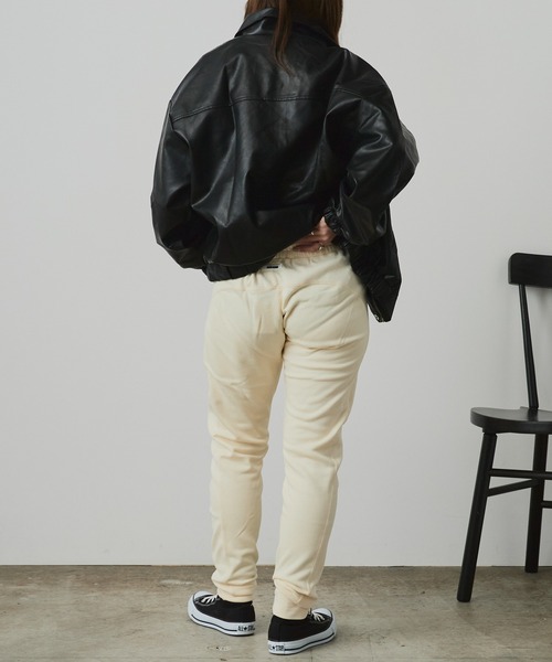 ONEXONE（ワンフォーワン）の「ONEXONE/ワンフォーワン LOGO FREESTYLE SLIM SWEAT PANTS サイドパネル イージースウェットパンツ メンズ 秋物 秋服 2026年秋冬（スウェットパンツ・メンズ・ブラック/グリーン/クリーム/バーガンディー・S/M/L）」の15枚目の写真