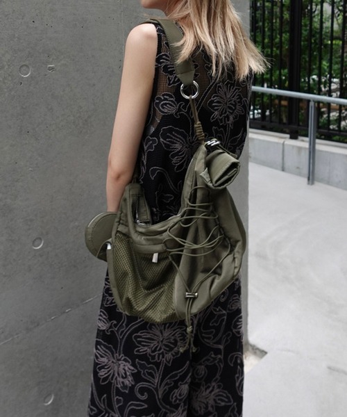 Ameri（アメリ）の「CHUBBY MILITARY BAG（ショルダーバッグ・レディース・アイボリー/ブラック/カーキ・FREE）」の10枚目の写真