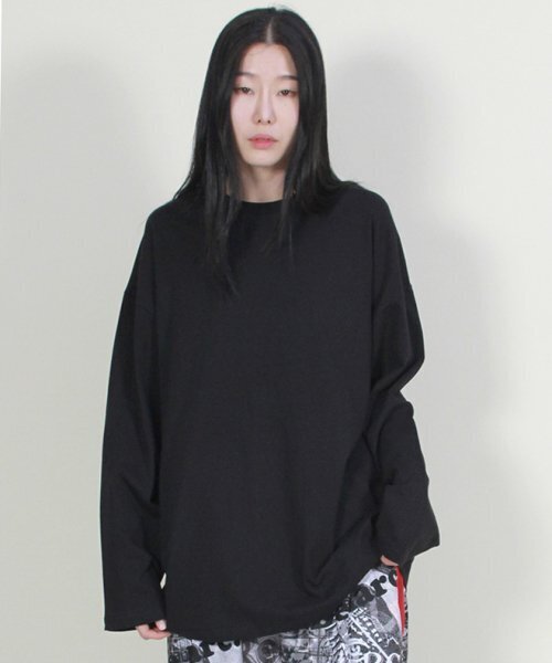 DEMARC（ドゥマーク）の「ルーズフィット無地長袖Tシャツver3.ブラック（Tシャツ/カットソー・レディース・その他・LARGE/MEDIUM）」の3枚目の写真