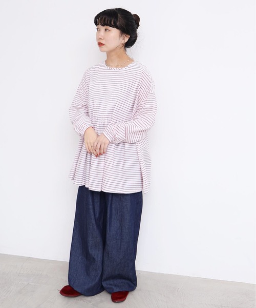 l'atelier du savon（アトリエドサボン）の「バスクシャツみたいなピンタックブラウス（シャツ/ブラウス・レディース・オフホワイト/サックスブルー/ブラック/ピンク/レッド・FREE）」の15枚目の写真