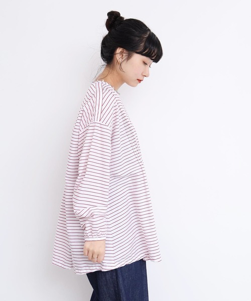 l'atelier du savon（アトリエドサボン）の「バスクシャツみたいなピンタックブラウス（シャツ/ブラウス・レディース・オフホワイト/サックスブルー/ブラック/ピンク/レッド・FREE）」の20枚目の写真