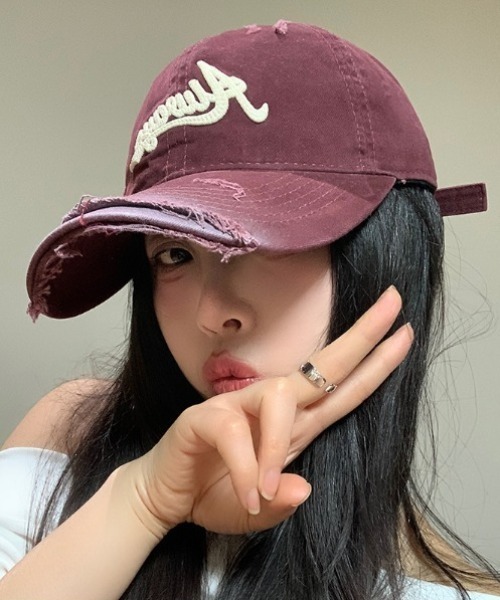 lilful(リルフル)の「【26年春夏新作】ダメージ加工 グラデーションデザインキャップ(キャップ・レディース・レッド/ピンク/ブラウン/ブラック/ブルー・F)」の5枚目の写真