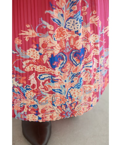 cawaii(カワイイ)の「ふんわり変形タック袖の鮮やかな花柄プリーツロングワンピース(ワンピース・レディース・ピンク・FREE)」の16枚目の写真