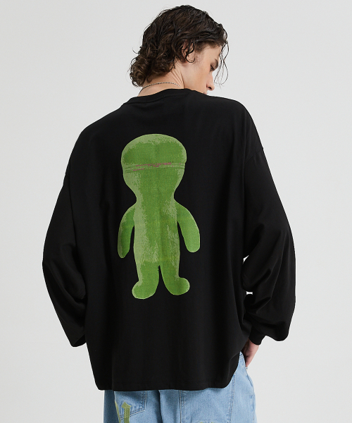 HOODHOOD(フッドフッド)の「エイリアングラフィックオーバーサイズロングスリーブTシャツブラック(Tシャツ/カットソー・レディース・その他・1/2)」の5枚目の写真