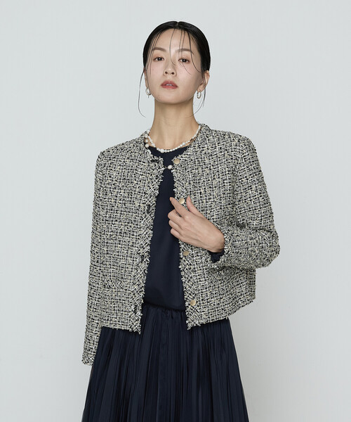 K.T KIYOKO TAKASE（キヨコタカセ）の「セレモニーツイード ノーカラージャケット（ノーカラージャケット・レディース・ベージュ/ネイビー・9号/11号）」の7枚目の写真
