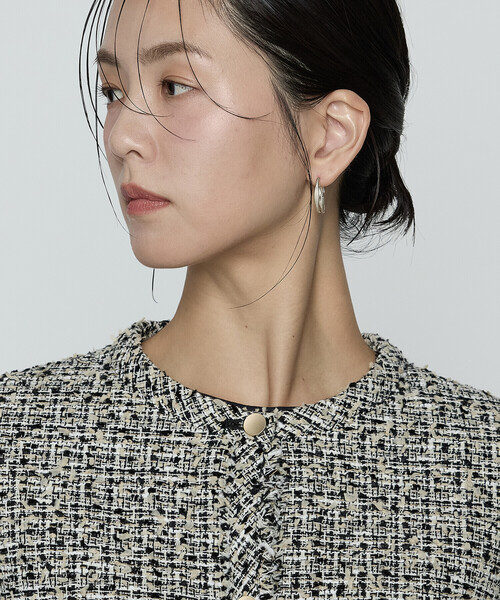 K.T KIYOKO TAKASE（キヨコタカセ）の「セレモニーツイード ノーカラージャケット（ノーカラージャケット・レディース・ベージュ/ネイビー・9号/11号）」の12枚目の写真