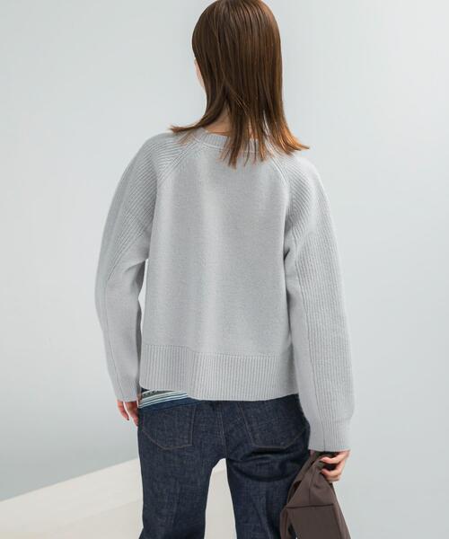URBAN RESEARCH ROSSO WOMEN(アーバンリサーチ ロッソ)の「スーパーファインラムズウールショートニット(ニット/セーター・レディース・オフホワイト/レッド/ライトグレー/ブラック・FREE)」の15枚目の写真