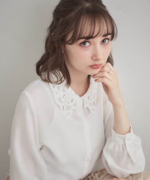 couture brooch(クチュールブローチ)の「レース衿ジョーゼットブラウス(シャツ/ブラウス・レディース・ネイビー/オフホワイト・38/40)」の3枚目の写真