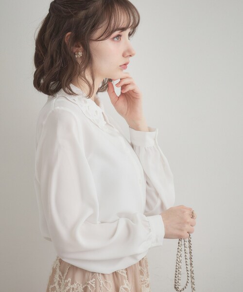 couture brooch(クチュールブローチ)の「レース衿ジョーゼットブラウス(シャツ/ブラウス・レディース・ネイビー/オフホワイト・38/40)」の5枚目の写真
