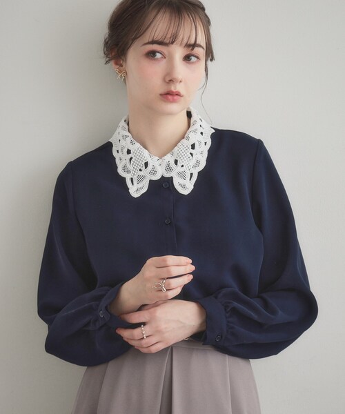 couture brooch(クチュールブローチ)の「レース衿ジョーゼットブラウス(シャツ/ブラウス・レディース・ネイビー/オフホワイト・38/40)」の21枚目の写真