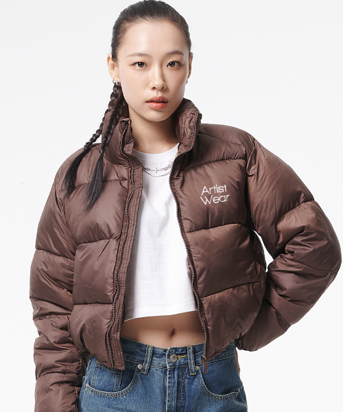 ARTISTWEAR（アーティストウェア）の「[2COLORS] モノタイププファークロップショートパディングジャケット（ダウンジャケット/コート・レディース・ブラック/ブラウン・SMALL/MEDIUM）」の3枚目の写真