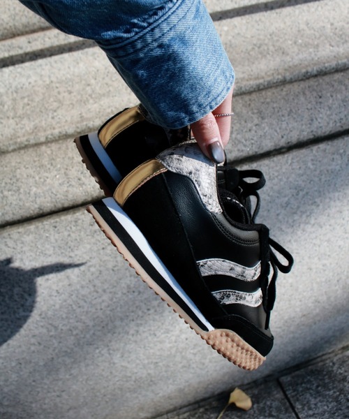 Scrap Book（スクラップブック）の「【GIOSEPPO】GLADWIN（スニーカー・レディース・ホワイト/ブラウン・38/37）」の2枚目の写真