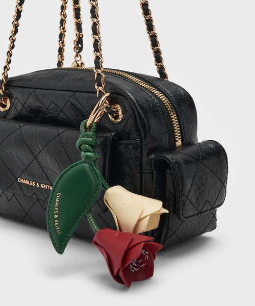 CHARLES & KEITH(チャールズ & キース)の「チューリップチャーム(キーケース/キーアクセサリー・レディース・桜/梅・FREE)」の2枚目の写真