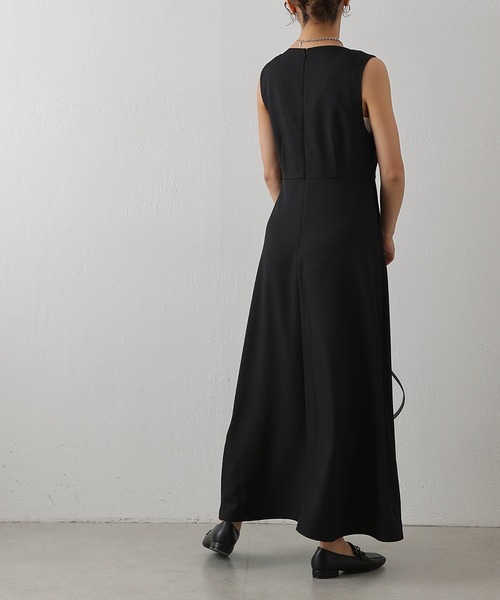 COLONY 2139（コロニートゥーワンスリーナイン）の「カシュクールノースリーブワンピース（ワンピース・レディース・ブラック/グレー/ベージュ・FREE）」の6枚目の写真