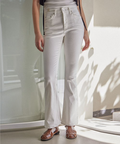 HAINT(ヘイント)の「VIVID SLIM BOOTCUT PANTS_7COLORS_WHITE(その他パンツ・レディース・ホワイト・S/M/L)」の1枚目の写真