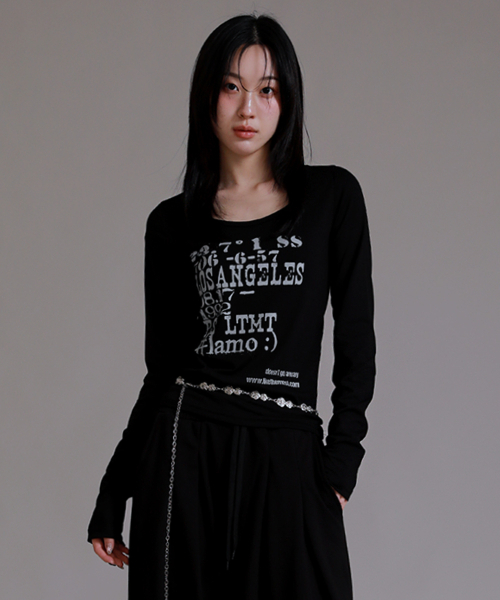 LIKE THE MOST（ライクザモースト）の「23.7 レタリングUネックTシャツ_ブラック（Tシャツ/カットソー・レディース・ブラック・S/L/M）」の4枚目の写真