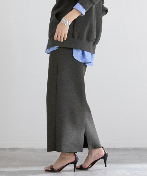 IENA（イエナ）の「《セットアップ対応》ダンボールニットスカート（スカート・レディース・チャコールグレー/ブラック系その他・38/36）」の2枚目の写真