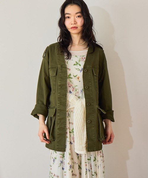 mysty woman（ミスティウーマン）の「ノーカラーミリタリージャケット 660030（ミリタリージャケット・レディース・カーキ/ベージュ・FREE）」の5枚目の写真