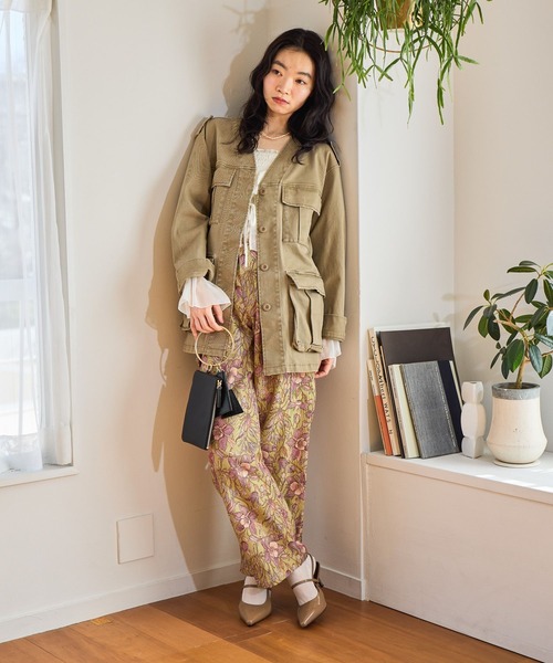 mysty woman（ミスティウーマン）の「ノーカラーミリタリージャケット 660030（ミリタリージャケット・レディース・カーキ/ベージュ・FREE）」の13枚目の写真