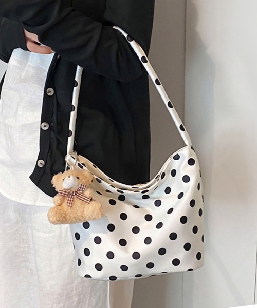 HEILIS(ヘイリス)の「チャーム付きドットハンドバッグ / キーホルダー ドット ワンハンドル バケツ型 水玉 韓国 ブラック ホワイト アイボリー ハンドバッグ(ハンドバッグ・レディース・ブラック/アイボリー・FREE)」の21枚目の写真