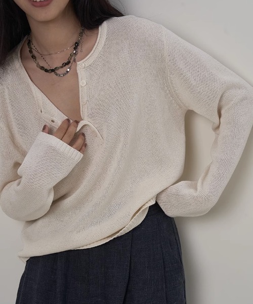 CHUN CHUN NOTES(チュンチュンノーツ)の「26SS/ヘンリーネック ニットプルオーバー(ニット/セーター・レディース・アイボリー/ベージュ/ダークグレー・F)」の7枚目の写真