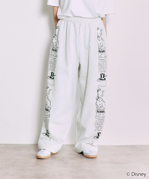 WCJ(ダブルシージェイ)の「Disney / SWEAT PANTS(スウェットパンツ・レディース・ブラウン/グリーン/レッド/イエロー/ブルー/グレー/ピンク・FREE)」の2枚目の写真
