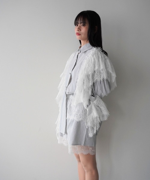 SANSeLF（サンセルフ）の「【SANSeLF】フリルレースストライプシャツセットアップ saw26s028（セットアップ・レディース・グレー・FREE）」の5枚目の写真