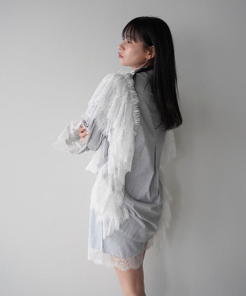 SANSeLF（サンセルフ）の「【SANSeLF】フリルレースストライプシャツセットアップ saw26s028（セットアップ・レディース・グレー・FREE）」の6枚目の写真