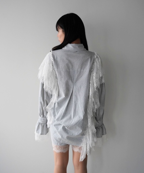 SANSeLF（サンセルフ）の「【SANSeLF】フリルレースストライプシャツセットアップ saw26s028（セットアップ・レディース・グレー・FREE）」の7枚目の写真