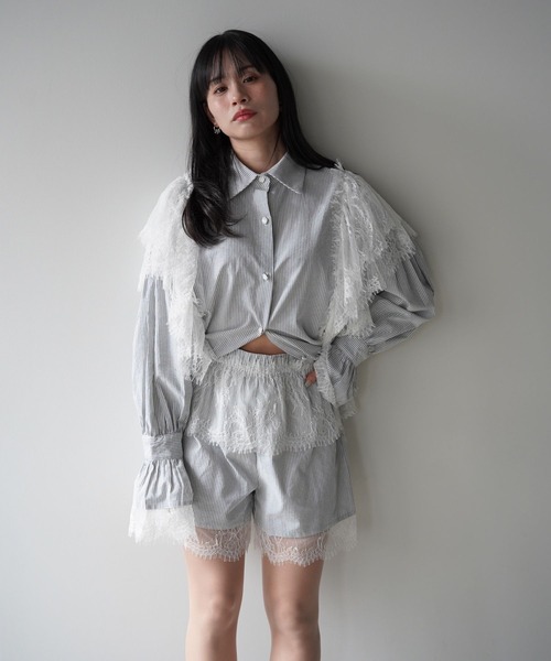 SANSeLF（サンセルフ）の「【SANSeLF】フリルレースストライプシャツセットアップ saw26s028（セットアップ・レディース・グレー・FREE）」の12枚目の写真