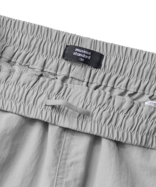 MUSINSA STANDARD KIDS（ムシンサスタンダードキッズ）の「ナイロンバンディングショーツ [アッシュグレー]（その他パンツ・レディース・その他・110/120/130/140/150/160）」の4枚目の写真