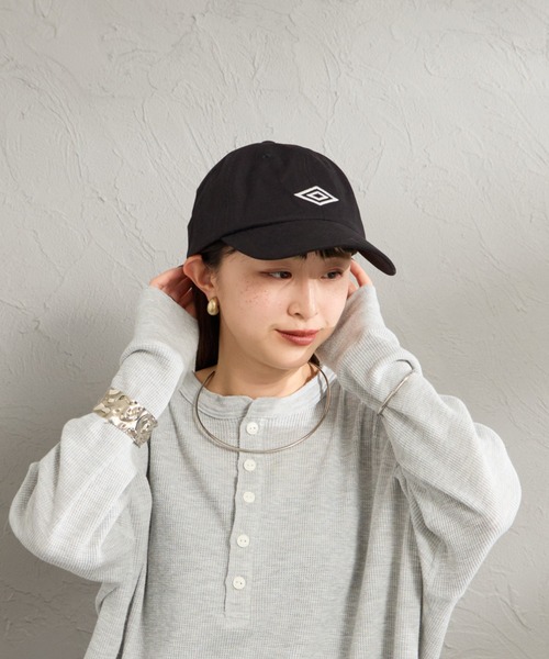 UMBRO（アンブロ）の「【WEB先行予約】[UMBRO/アンブロ] 別注 ワンポイント刺繍ロゴ キャップ（キャップ・レディース・ベージュ/グレー/ブラック・F）」の6枚目の写真