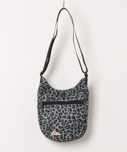 TSURUYA（ツルヤ）の「《KELTY》MINI CURVE SHOULDER（ショルダーバッグ・メンズ・マスタード/ネイビー/オリーブ/グレー系その他/ブラウン系その他/セージグリーン/グレー系/ベージュ系・フリー）」の3枚目の写真