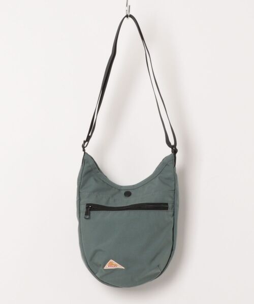 TSURUYA（ツルヤ）の「《KELTY》MINI CURVE SHOULDER（ショルダーバッグ・メンズ・マスタード/ネイビー/オリーブ/グレー系その他/ブラウン系その他/セージグリーン/グレー系/ベージュ系・フリー）」の2枚目の写真
