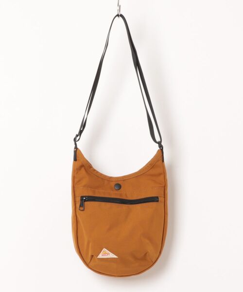 TSURUYA（ツルヤ）の「《KELTY》MINI CURVE SHOULDER（ショルダーバッグ・メンズ・マスタード/ネイビー/オリーブ/グレー系その他/ブラウン系その他/セージグリーン/グレー系/ベージュ系・フリー）」の4枚目の写真