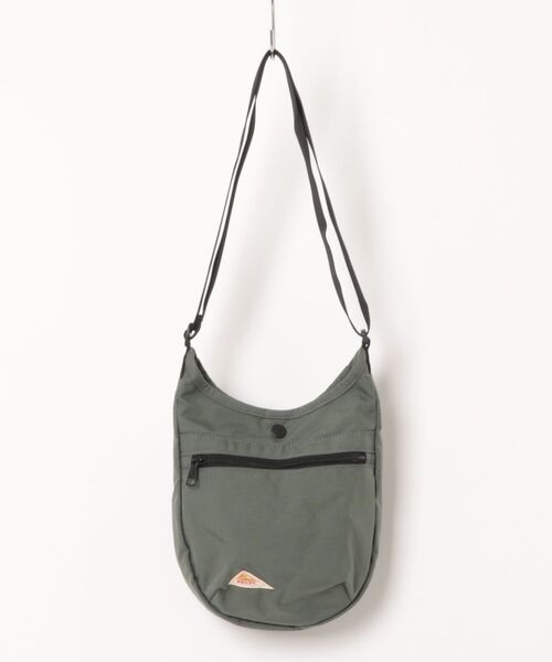 TSURUYA（ツルヤ）の「《KELTY》MINI CURVE SHOULDER（ショルダーバッグ・メンズ・マスタード/ネイビー/オリーブ/グレー系その他/ブラウン系その他/セージグリーン/グレー系/ベージュ系・フリー）」の7枚目の写真