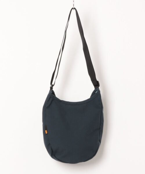 TSURUYA（ツルヤ）の「《KELTY》MINI CURVE SHOULDER（ショルダーバッグ・メンズ・マスタード/ネイビー/オリーブ/グレー系その他/ブラウン系その他/セージグリーン/グレー系/ベージュ系・フリー）」の10枚目の写真