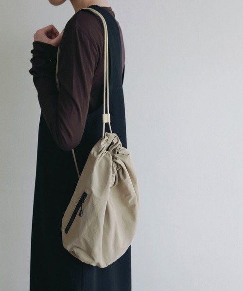 anuke（アンヌーク）の「Nylon Knapsack（ハンドバッグ・レディース・ブラック/ベージュ・FREE）」の2枚目の写真